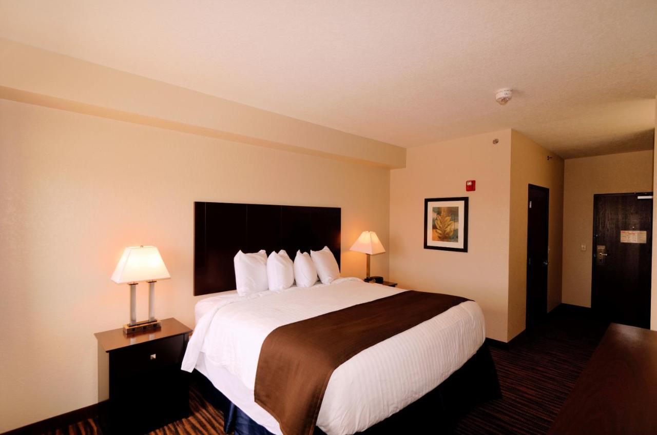 King Room - Disability Access at Cobblestone Inn & Suites - Denison - Oak Ridge