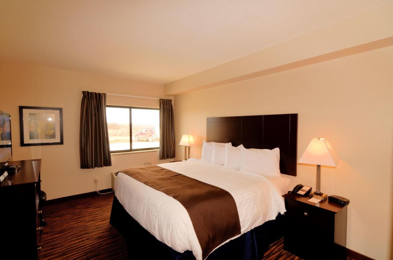 King Room - Disability Access at Cobblestone Inn & Suites - Denison - Oak Ridge