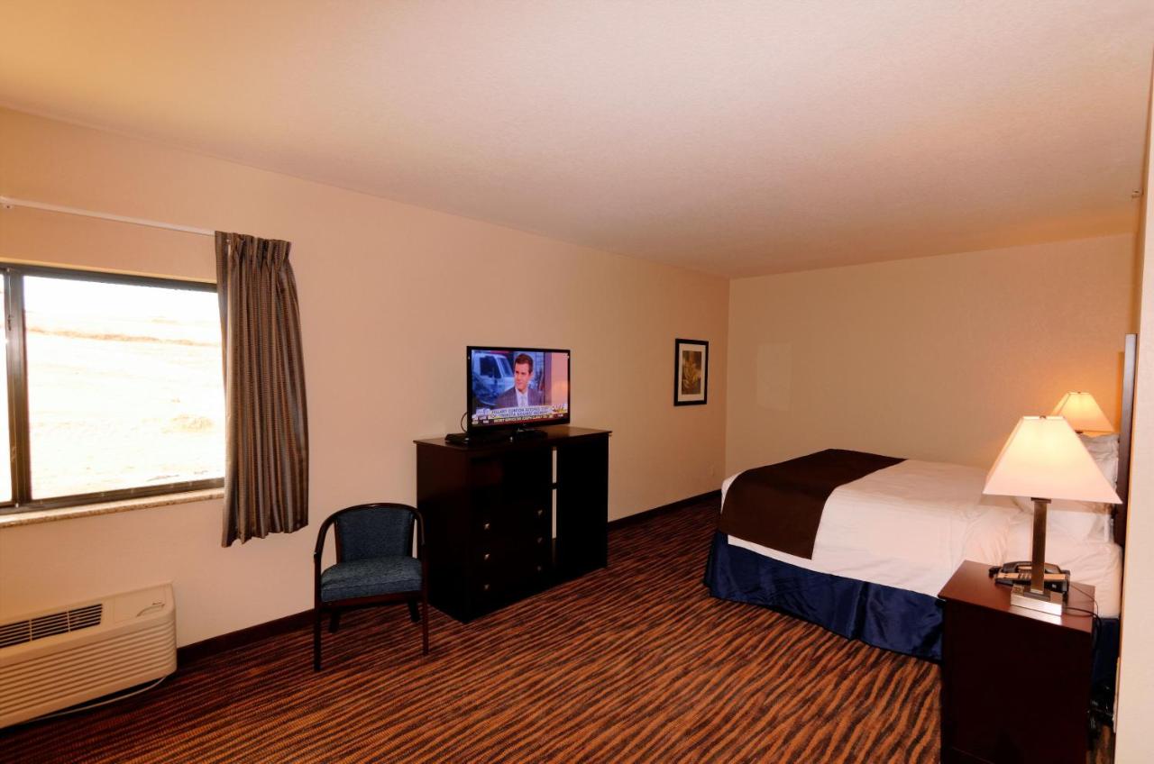 Executive King Suite at Cobblestone Inn & Suites - Denison - Oak Ridge