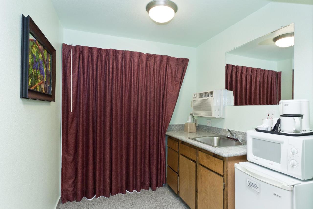  | National 9 Inn - Placerville