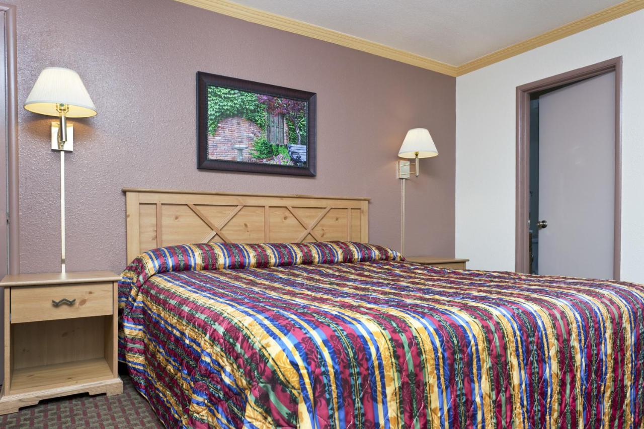  | National 9 Inn - Placerville