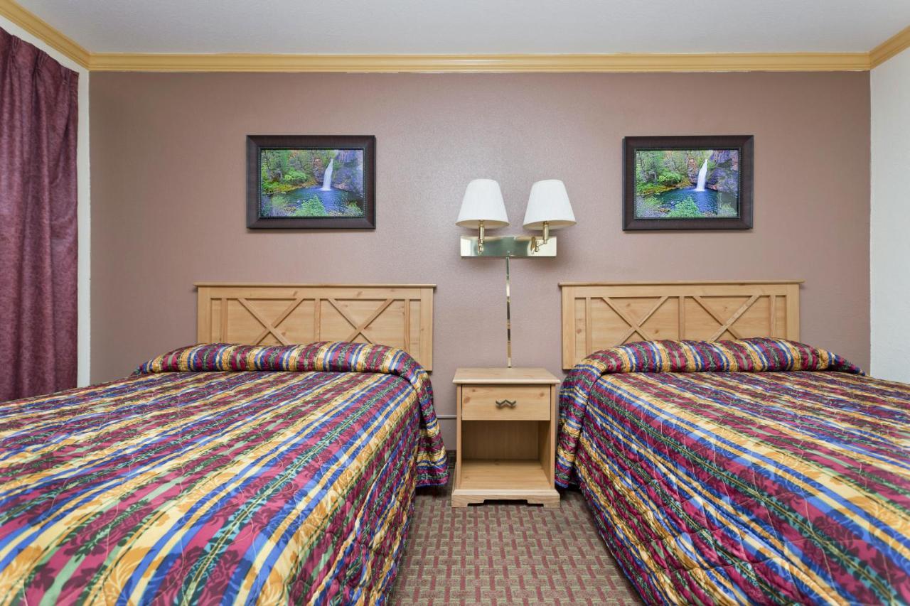  | National 9 Inn - Placerville