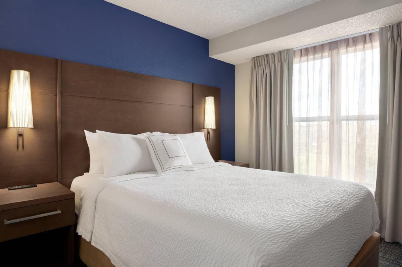 Larger Studio, 1 Queen at Residence Inn by Marriott Roseville