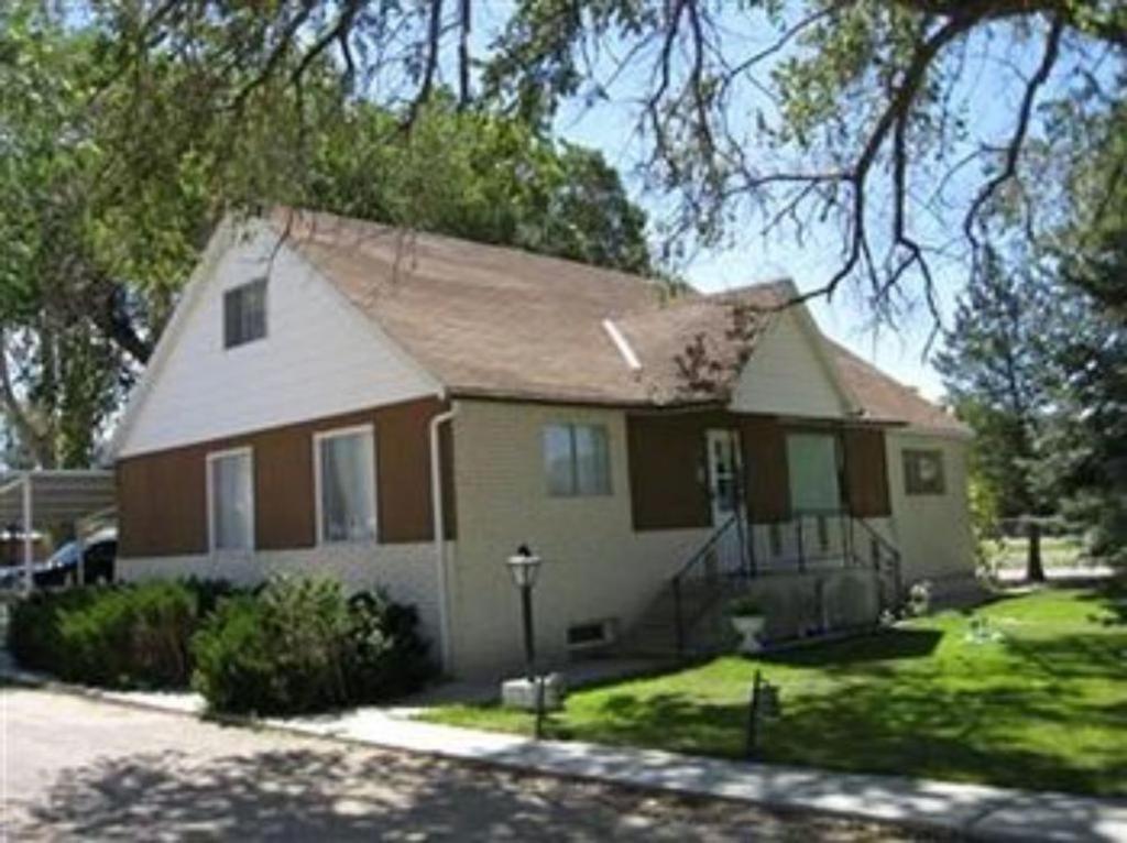 | Pine Tree Inn