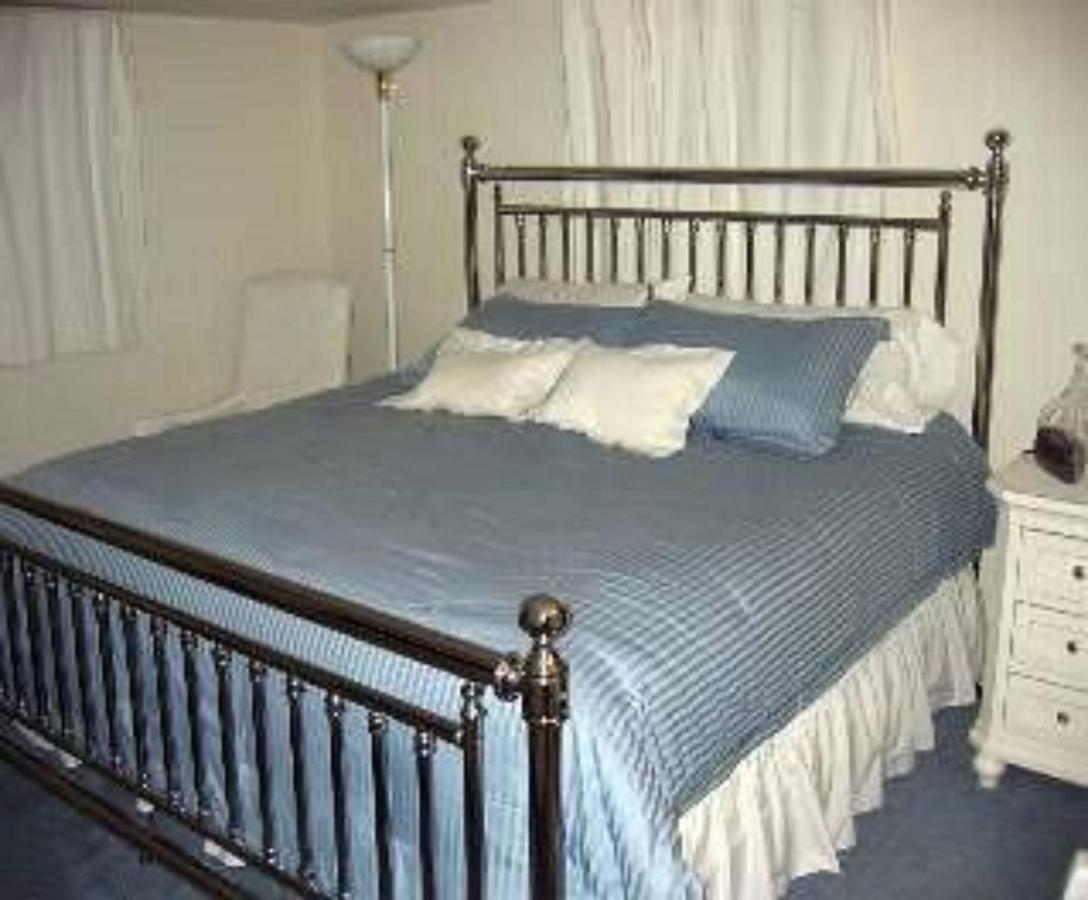 | Pine Tree Inn