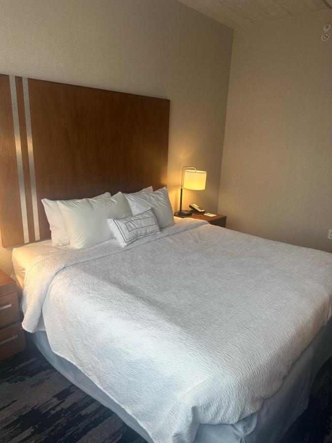 King Suite with Sofa Bed at Fairfield Inn & Suites by Marriott New York Brooklyn