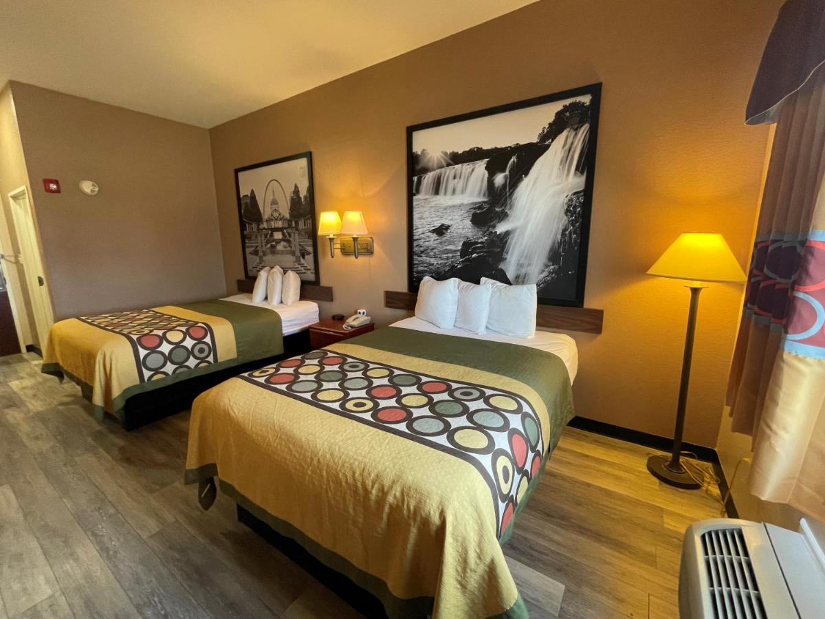 Queen Room with Two Queen Beds - Pet Friendly/Non-Smoking at Super 8 by Wyndham Rolla