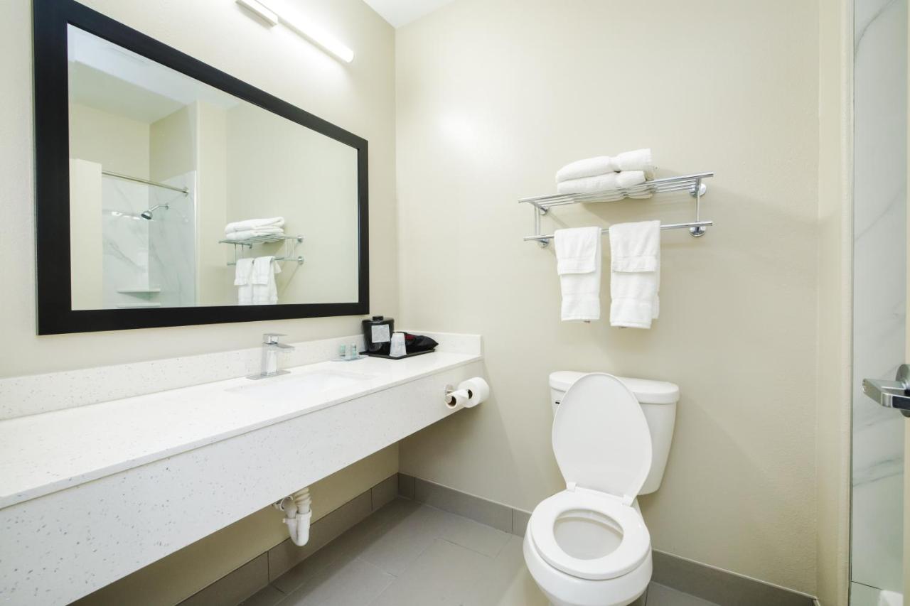 | Conroe Executive Inn