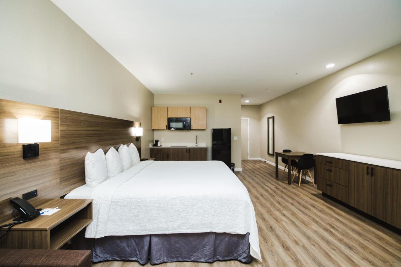 | Conroe Executive Inn