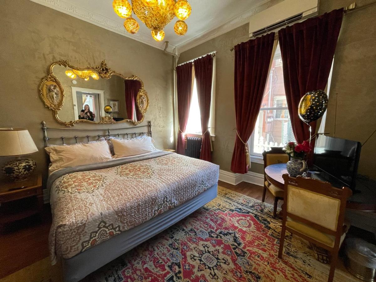  | The Holiday Chalet Victorian