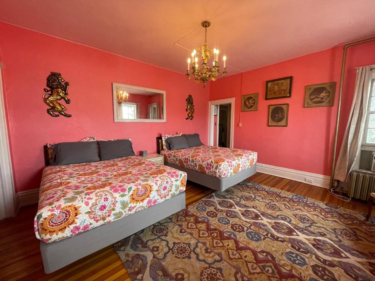  | The Holiday Chalet Victorian