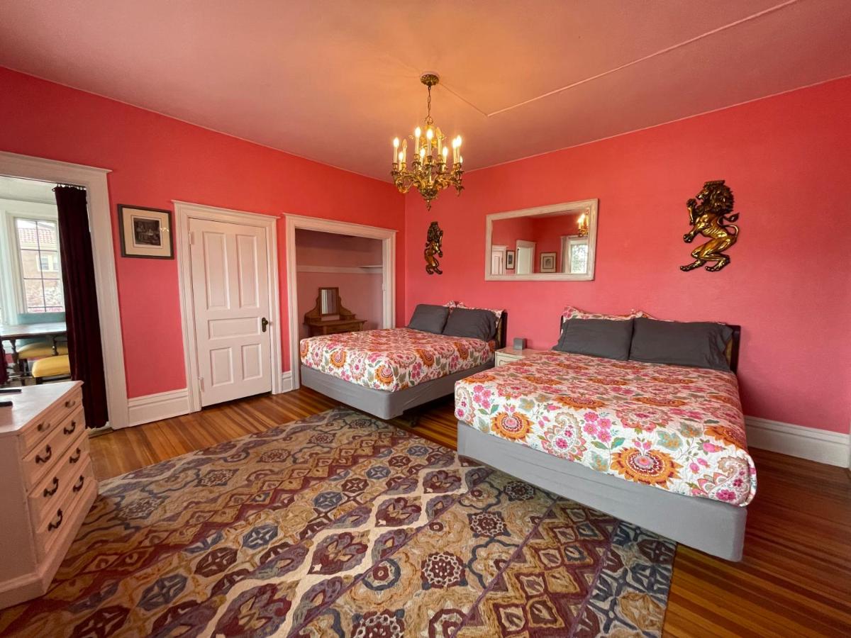  | The Holiday Chalet Victorian