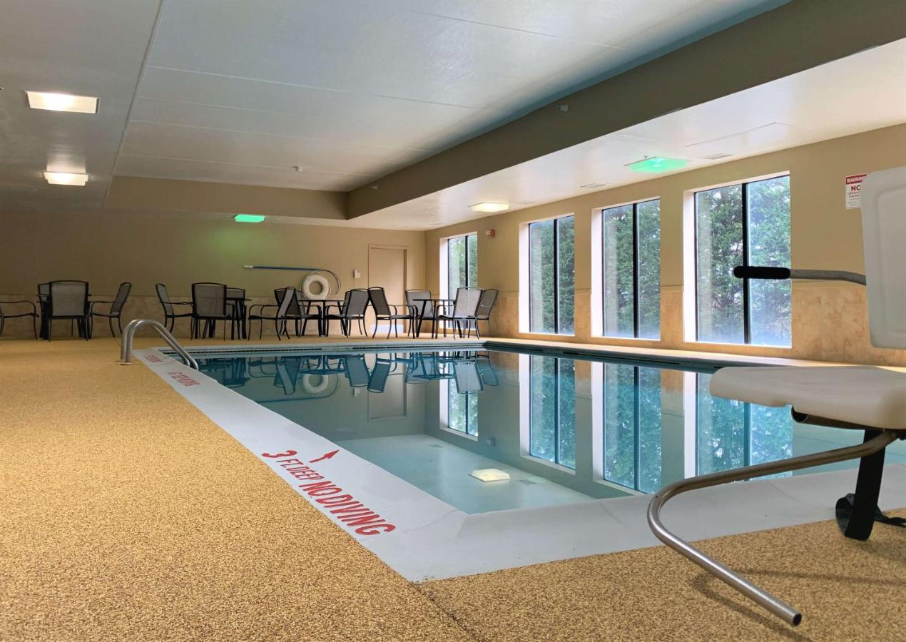 | Comfort Suites Grantville - Hershey North