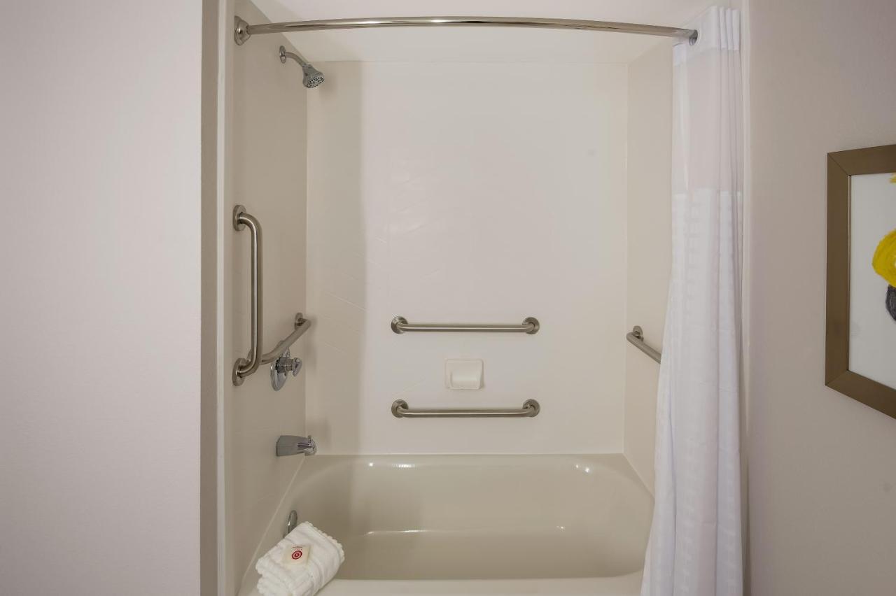 King Room with Bathroom Hand Rails - Non Smoking at Comfort Inn & Suites Fishers - Indianapolis