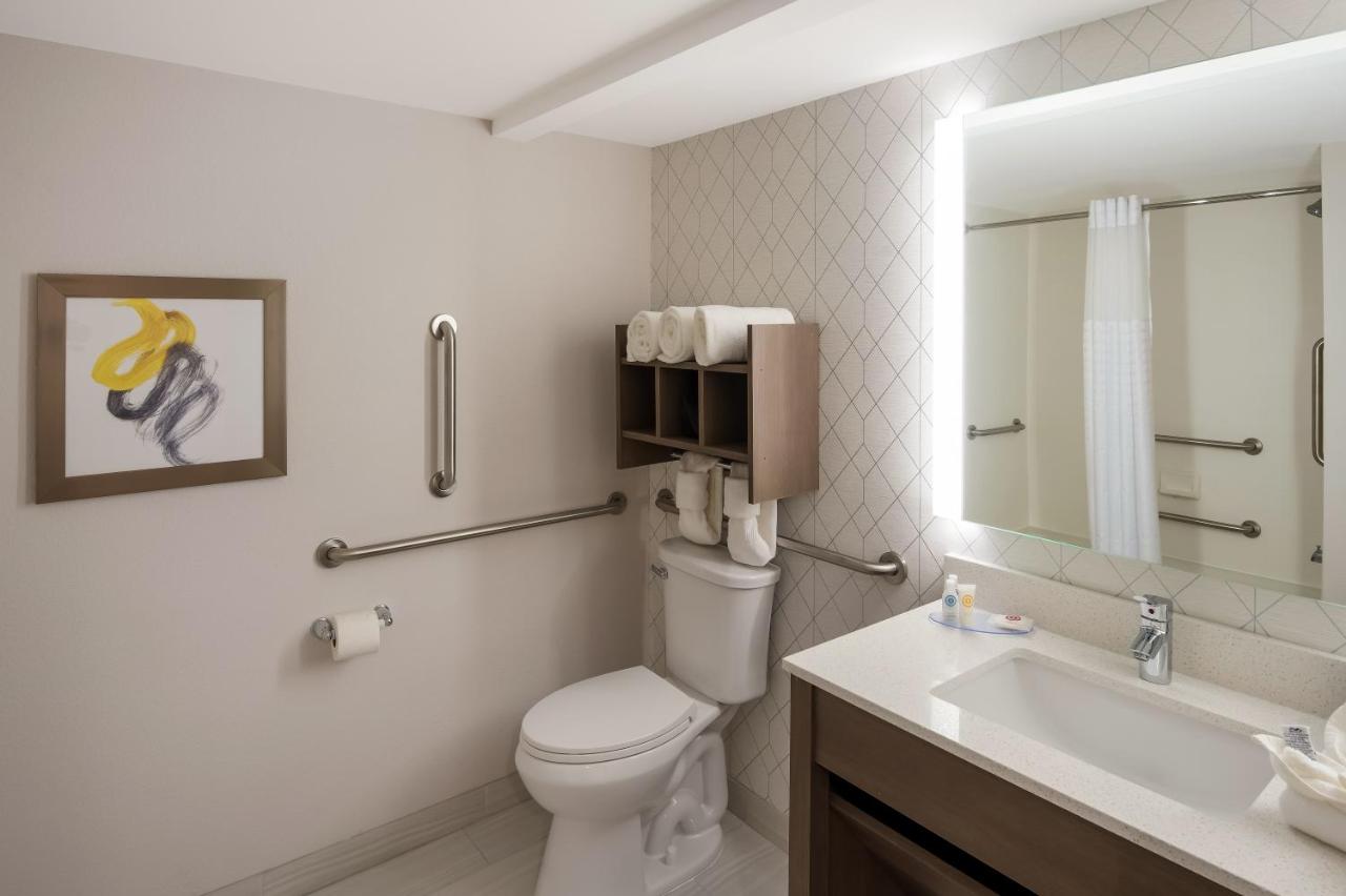 King Room with Bathroom Hand Rails - Non Smoking at Comfort Inn & Suites Fishers - Indianapolis
