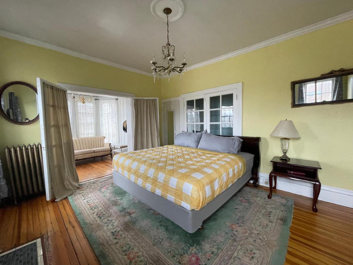  | The Holiday Chalet Victorian