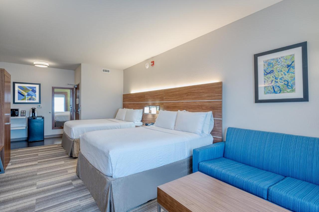 Two-Bedroom Suite - Mobility Accessible Tub at Holiday Inn Express & Suites St. Louis - Chesterfield by IHG