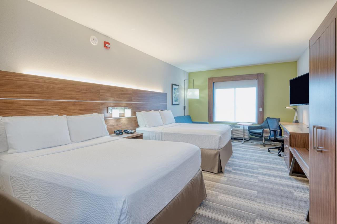 Two-Bedroom Suite - Mobility Accessible Tub at Holiday Inn Express & Suites St. Louis - Chesterfield by IHG