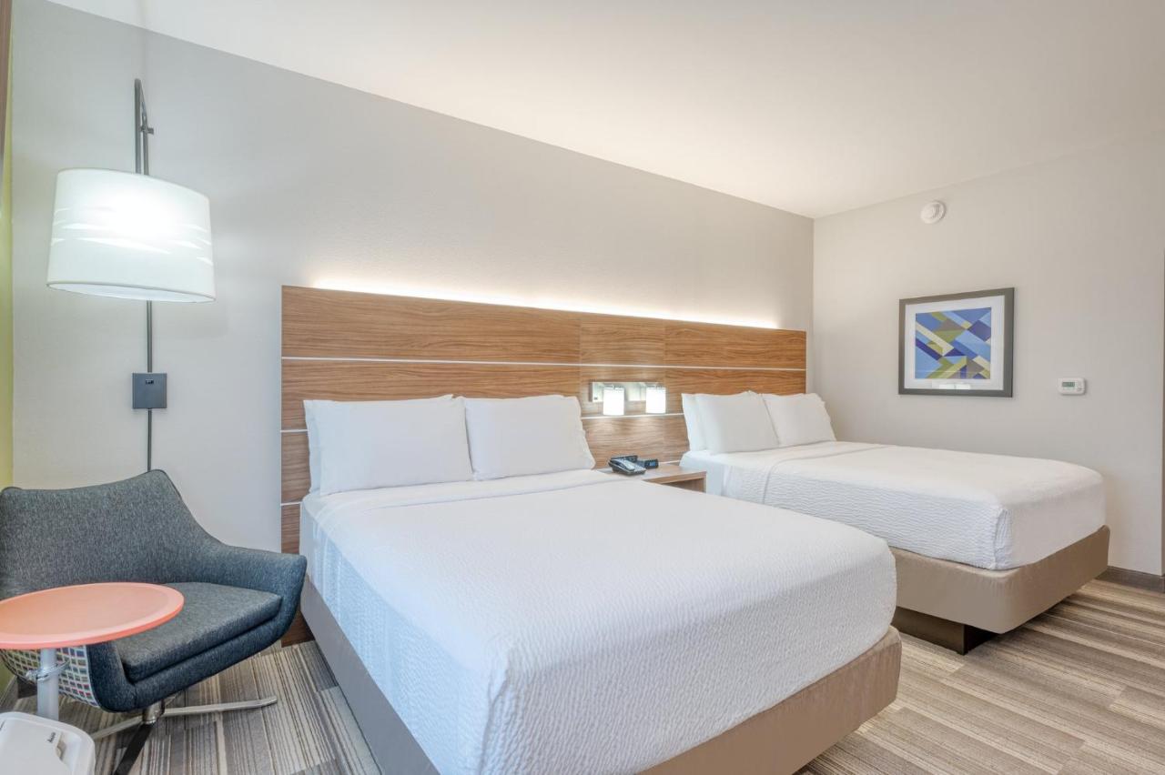 | Holiday Inn Express & Suites St. Louis - Chesterfield, an IHG Hotel