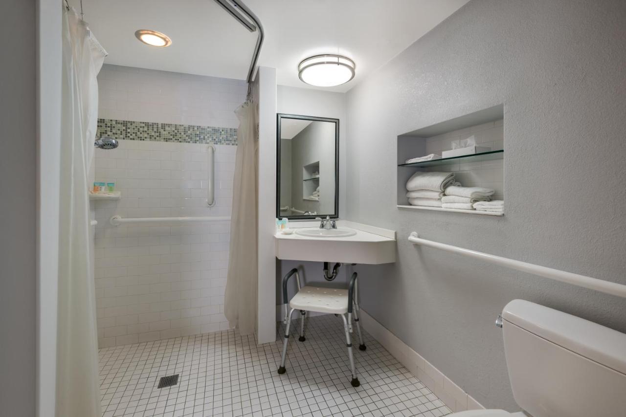 | Gateway Inn