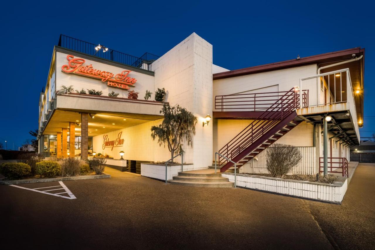 | Gateway Inn