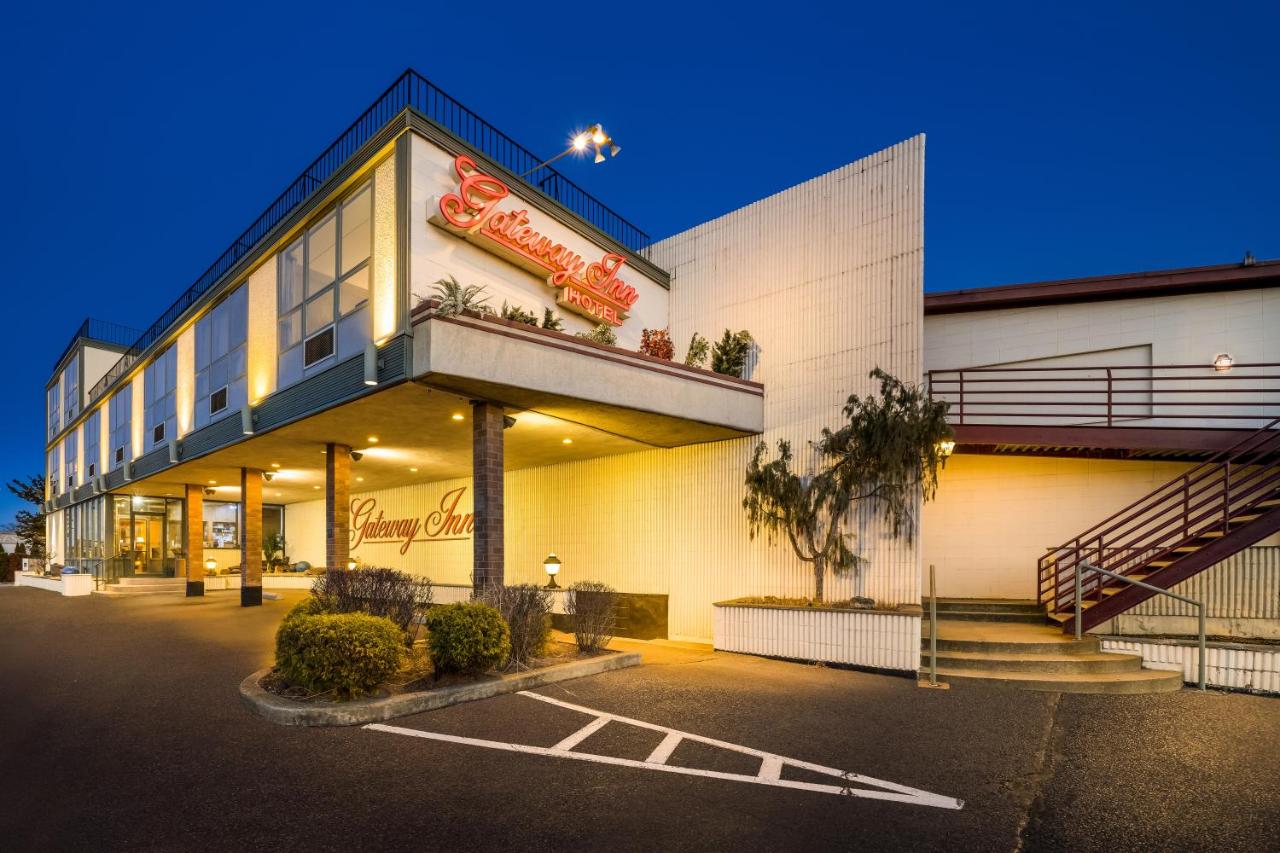 | Gateway Inn