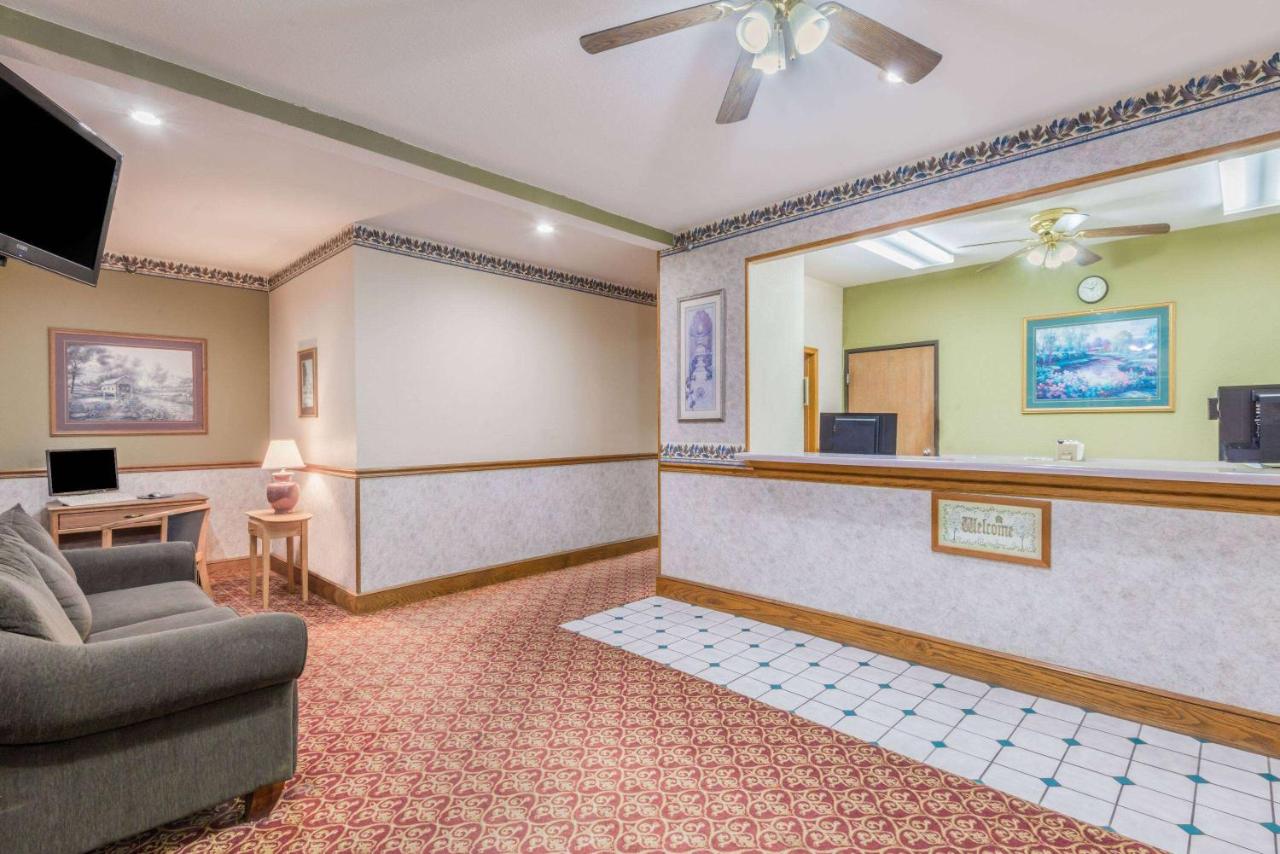  | Super 8 by Wyndham Platte City Kansas City Area