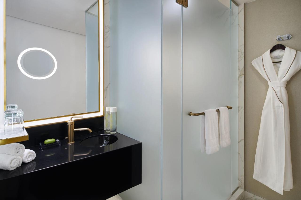 Standard Queen Room - Non-Smoking at Hotel Washington