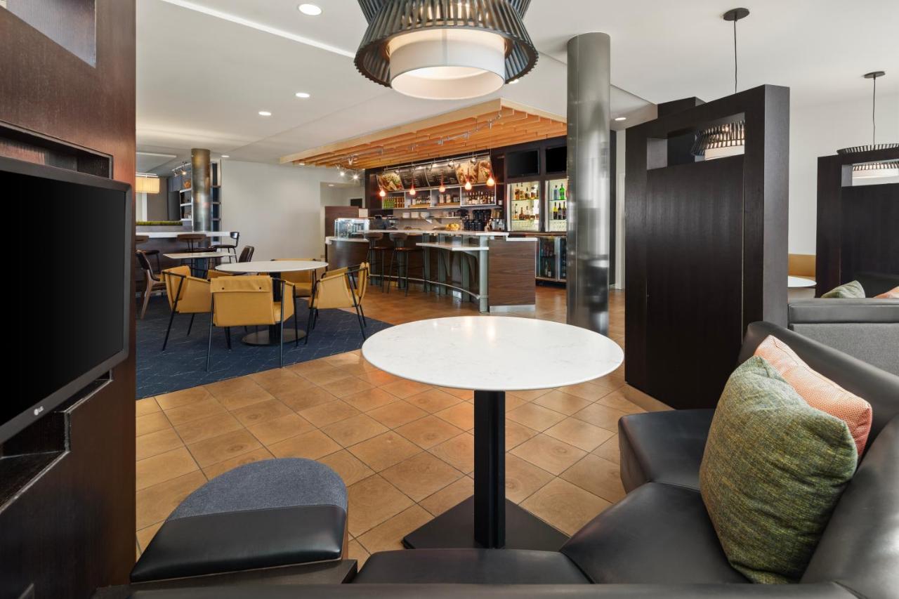  | Courtyard Mankato Hotel & Event Center