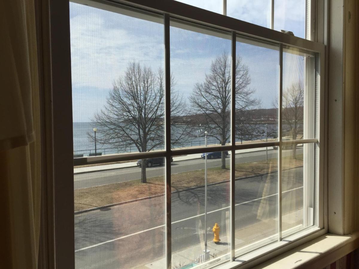  | Harborview Inn
