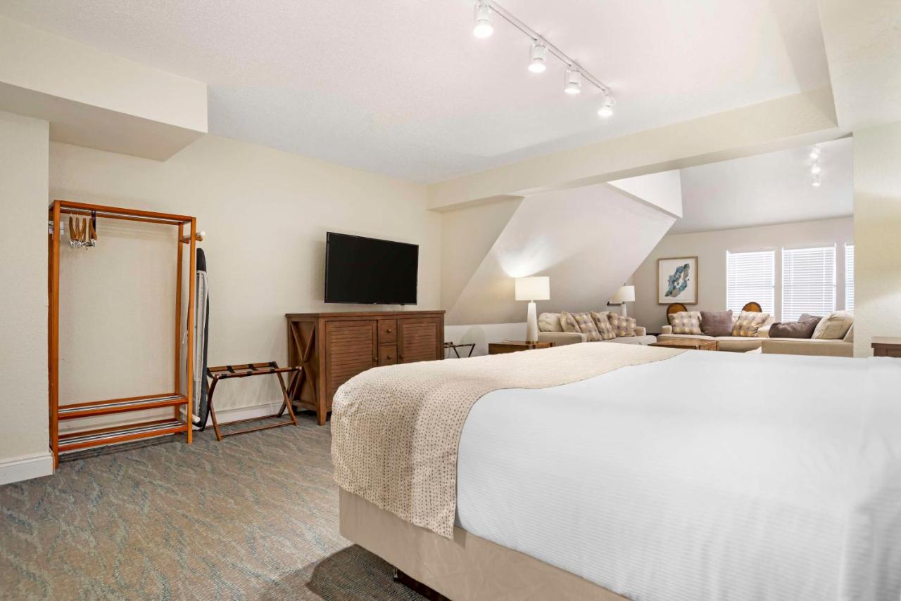 King Studio with Kitchenette and Street View - Non-Smoking at Best Western On The Beach