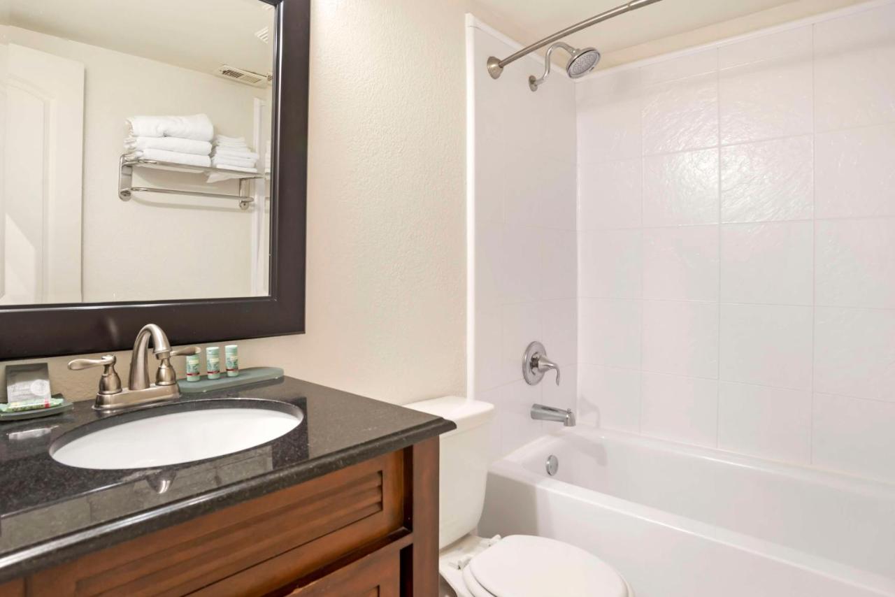 King Studio with Kitchenette and Street View - Non-Smoking at Best Western On The Beach