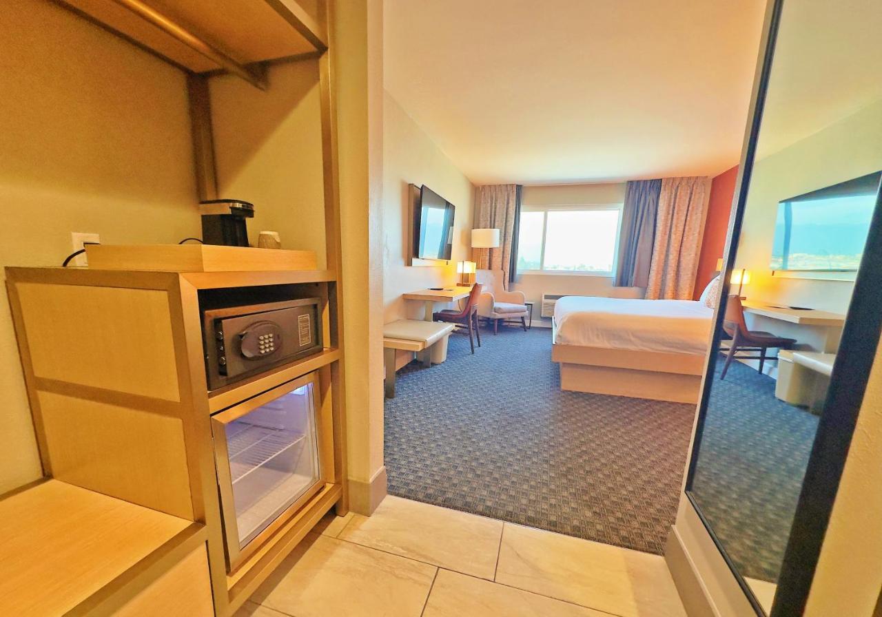 | Lincoln Hotel SureStay Collection by Best Western