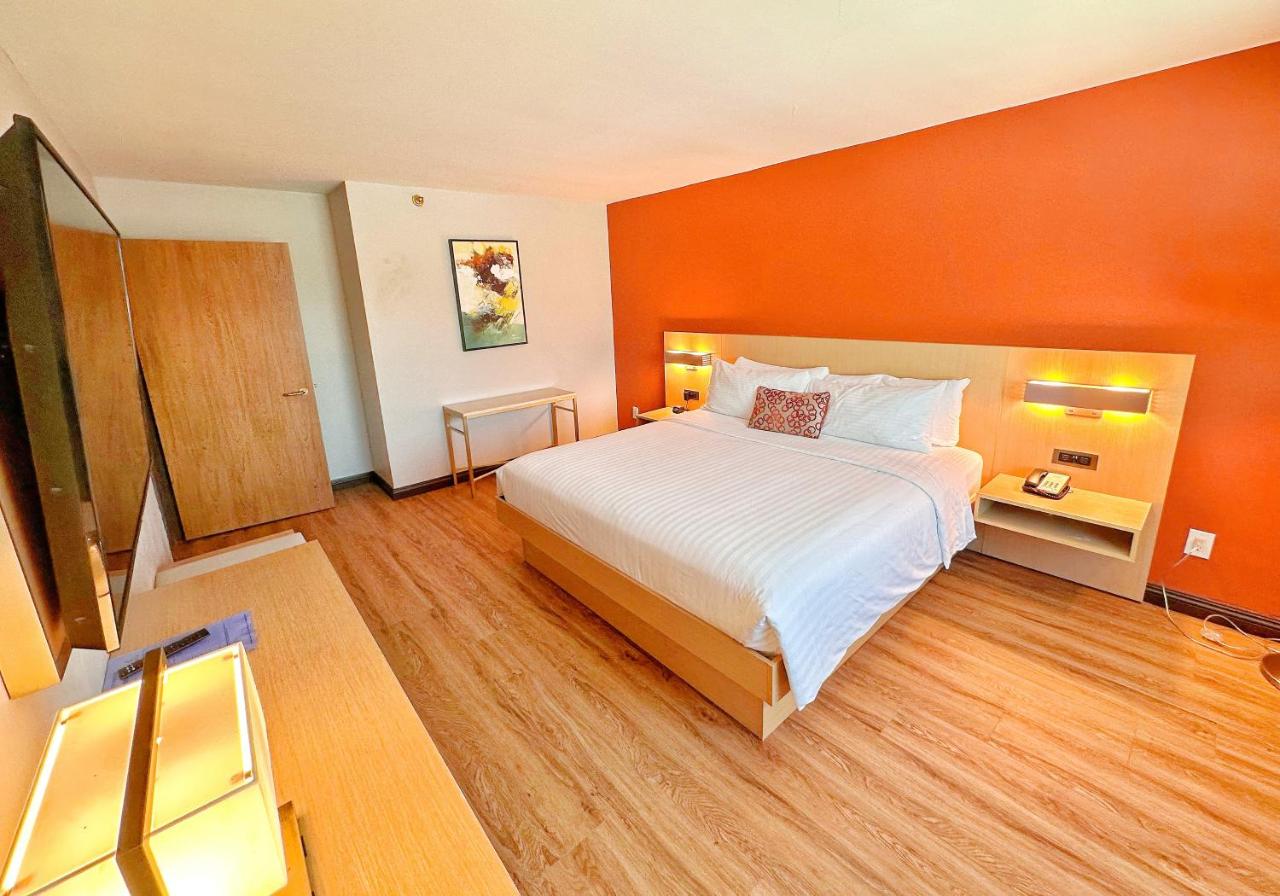 | Lincoln Hotel SureStay Collection by Best Western