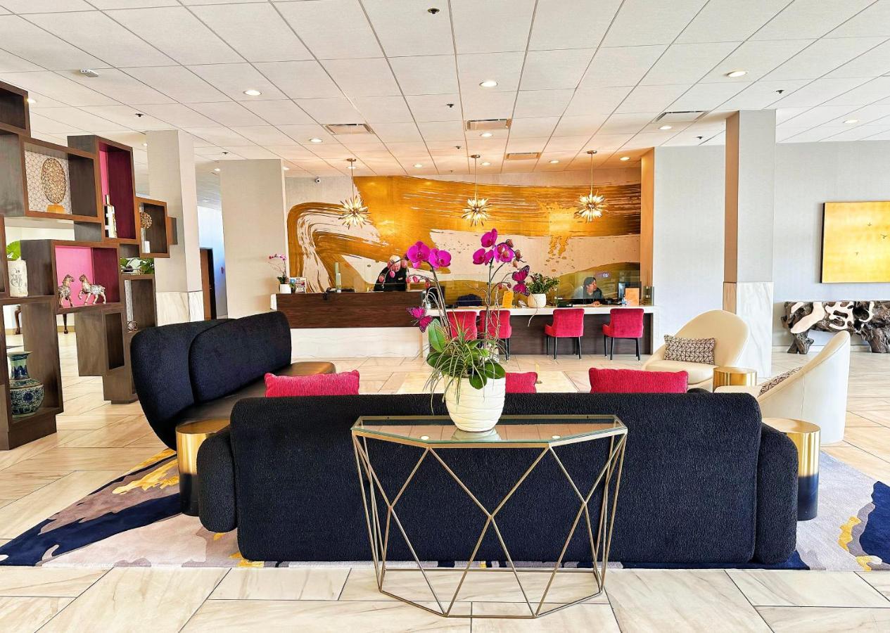| Lincoln Hotel SureStay Collection by Best Western