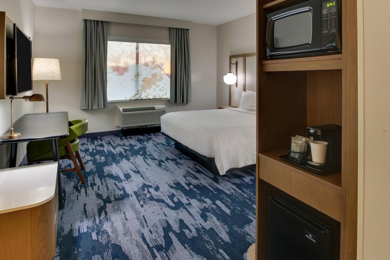  | Fairfield Inn and Suites by Marriott Houston Brookhollow