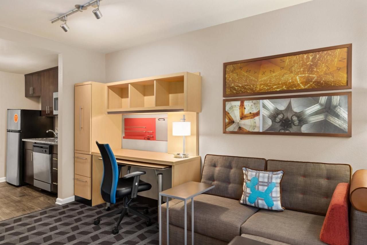 King Studio with Sofa Bed at TownePlace Suites Chattanooga near Hamilton Place