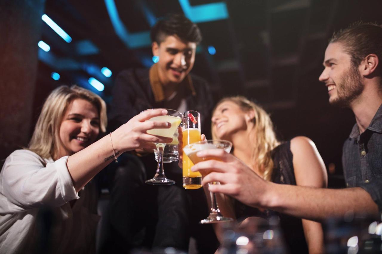 | Moxy Chicago Downtown