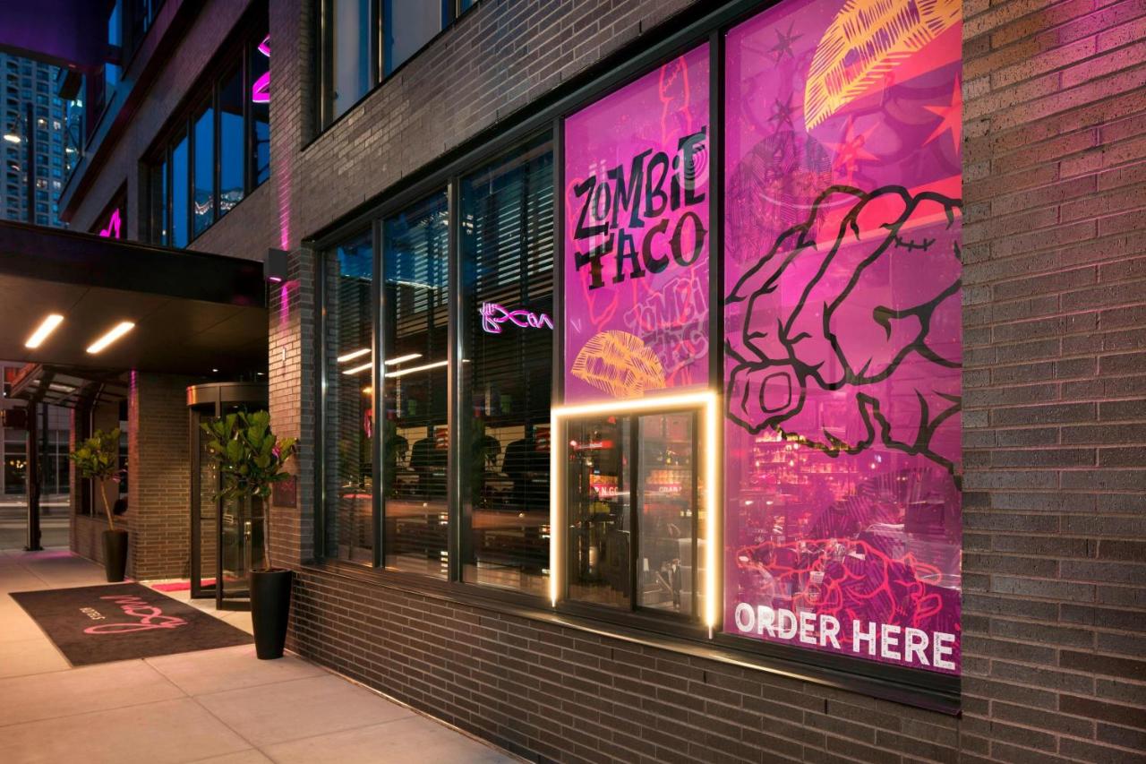 | Moxy Chicago Downtown