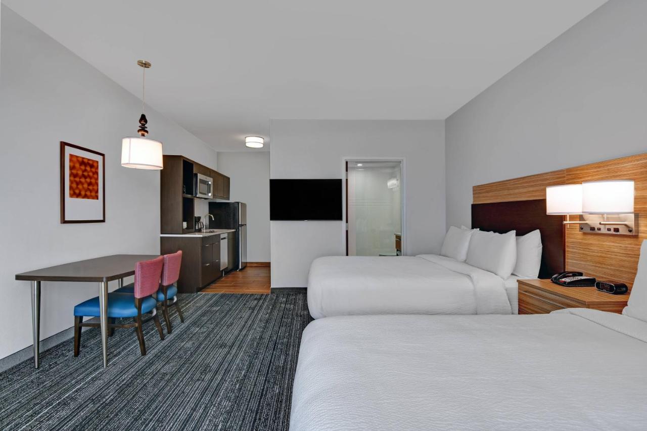 Queen Studio at TownePlace Suites by Marriott Columbus Dublin