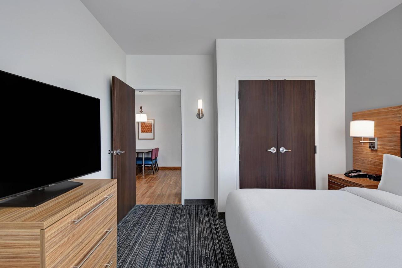 One-Bedroom King Suite with Sofa Bed at TownePlace Suites by Marriott Columbus Dublin