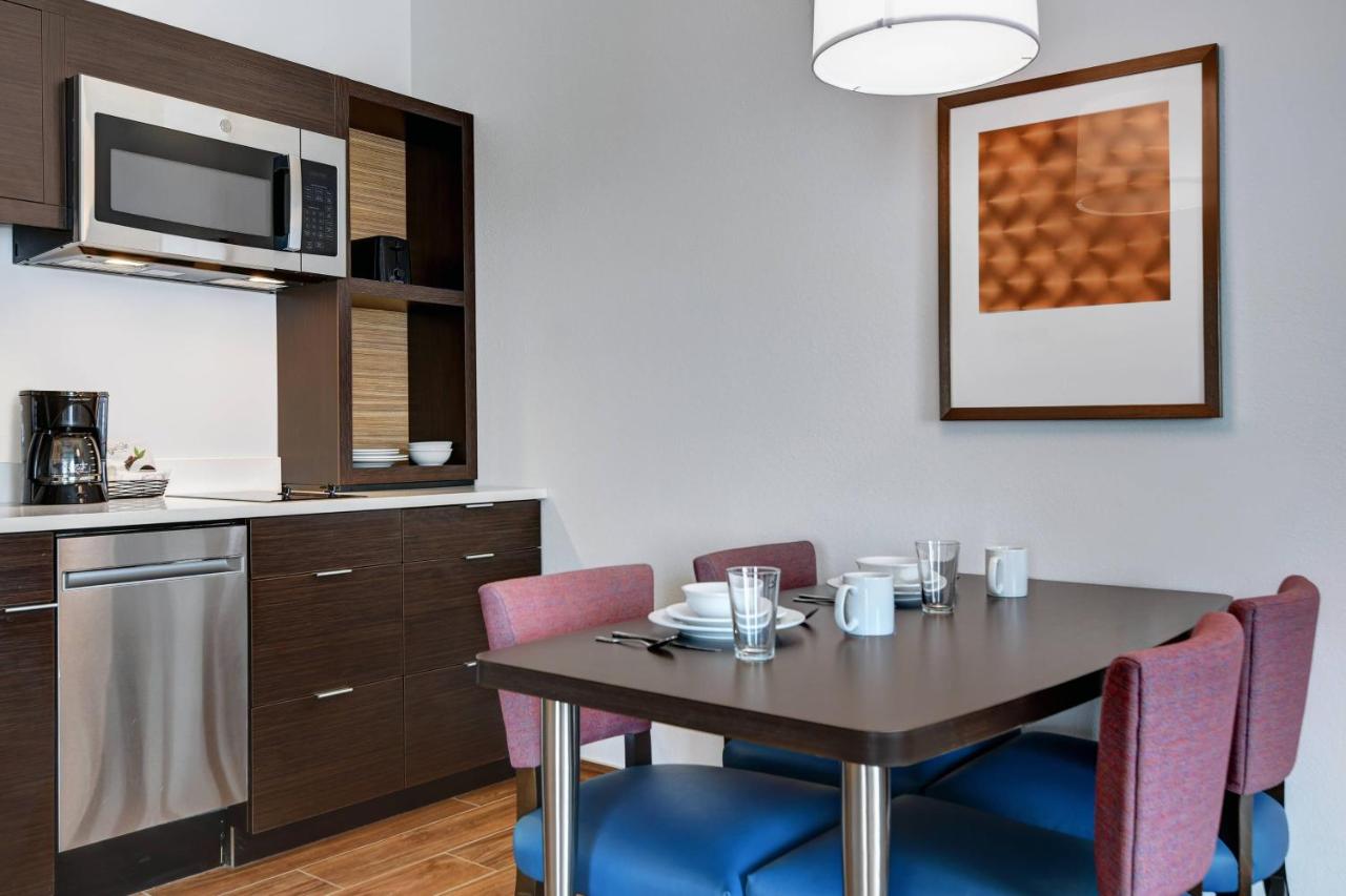 One-Bedroom King Suite with Sofa Bed at TownePlace Suites by Marriott Columbus Dublin