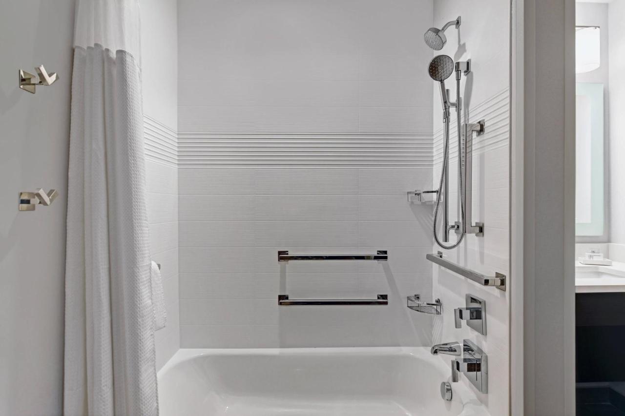 Queen Studio at TownePlace Suites by Marriott Columbus Dublin