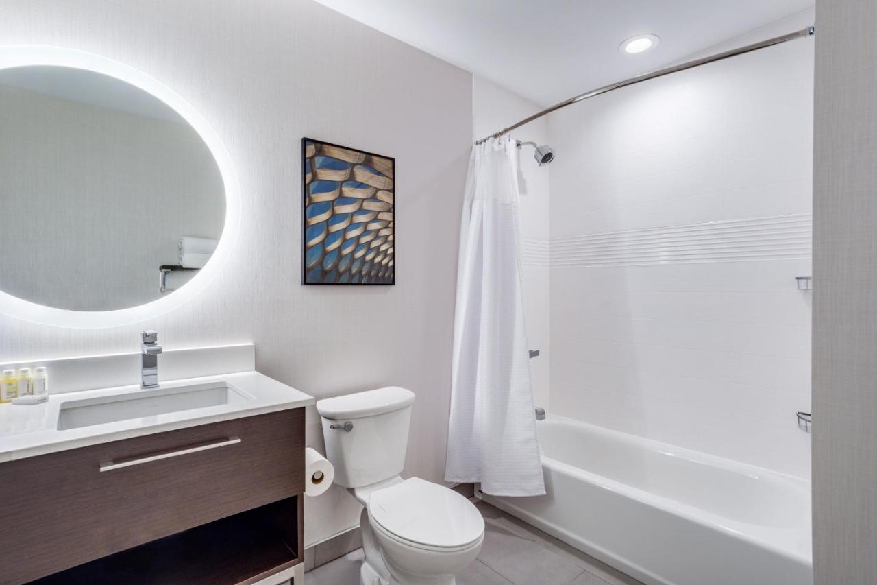 Queen Studio at TownePlace Suites by Marriott Chicago Waukegan/Gurnee