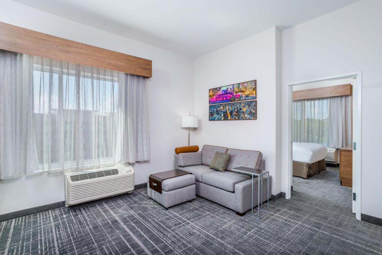One-Bedroom Queen Suite with Sofa Bed at TownePlace Suites by Marriott Chicago Waukegan/Gurnee
