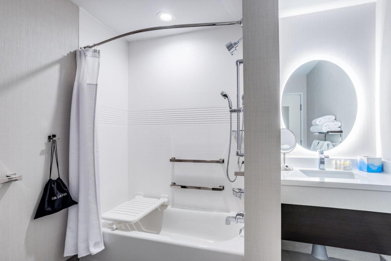 Queen Studio at TownePlace Suites by Marriott Chicago Waukegan/Gurnee