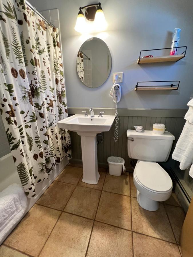 | Alamoosook Lakeside Inn Orland