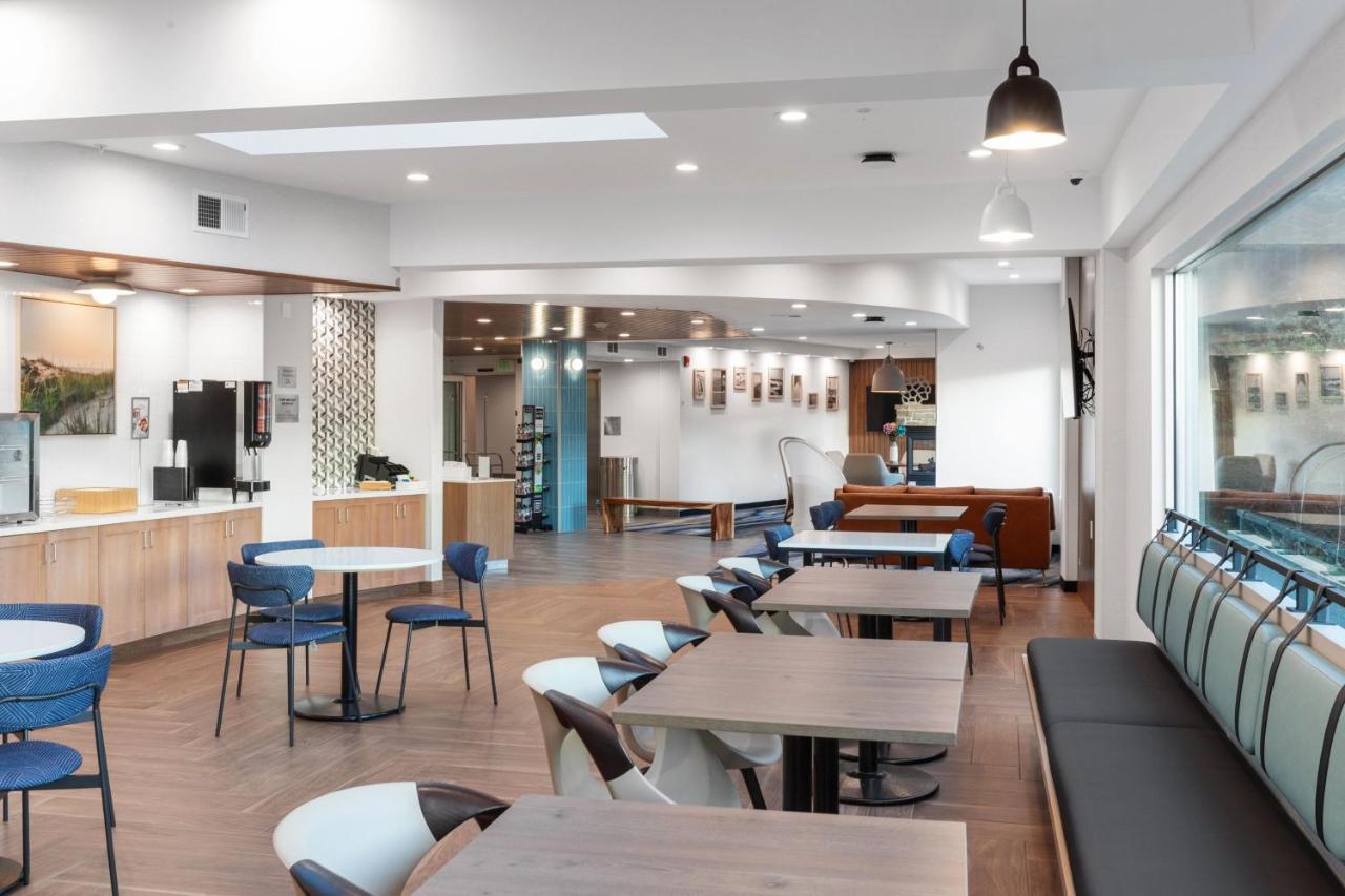 | Fairfield by Marriott Inn & Suites San Francisco Pacifica