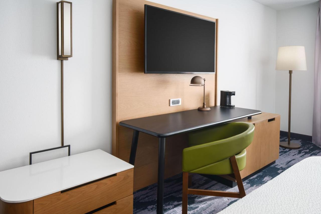 King Room at Fairfield Inn by Marriott Joliet South