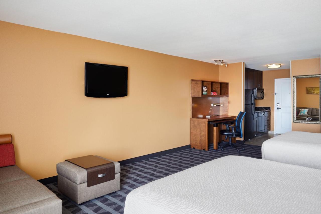Queen Studio with Sofa Bed at TownePlace Suites Midland